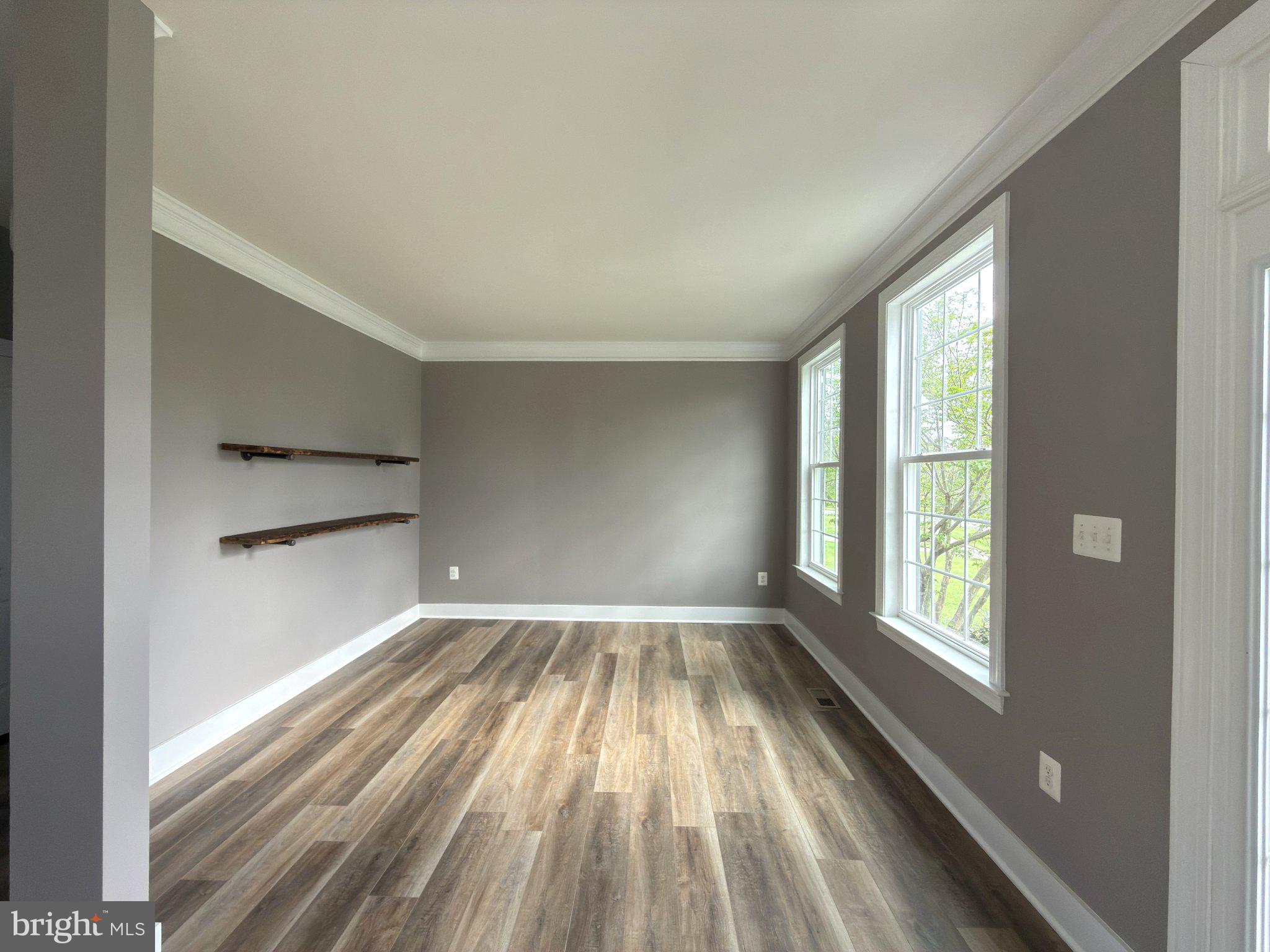 8 Ramsdell Court Round Hill, VA 20141 - Photo 23 of 59 8 RAMSDELL CT Living Room