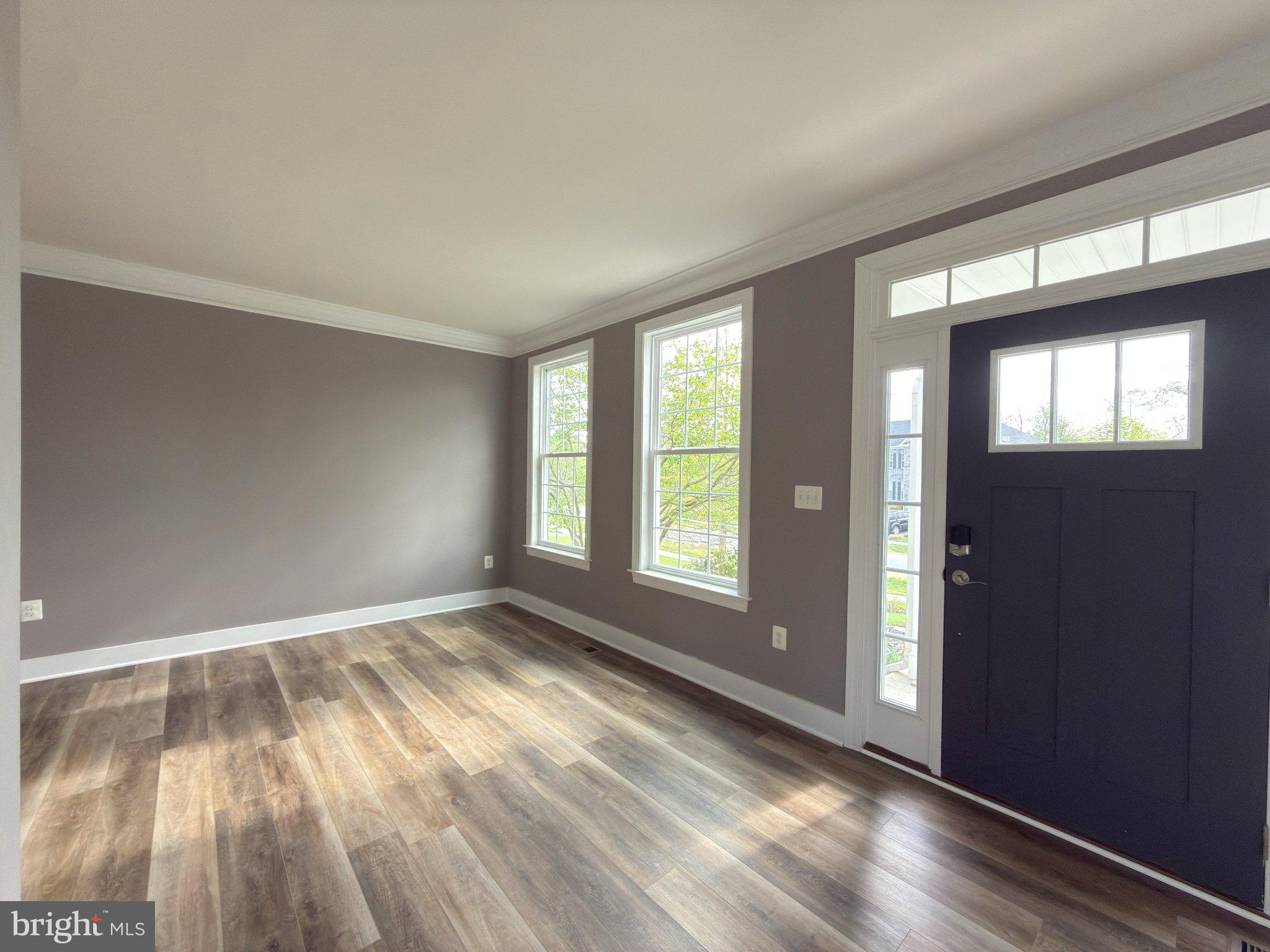 8 Ramsdell Court Round Hill, VA 20141 - Photo 25 of 59 8 RAMSDELL CT Living Room