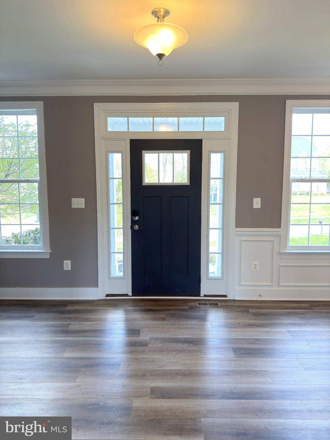 8 Ramsdell Court Round Hill, VA 20141 - Photo 4 of 59 8 RAMSDELL CT Foyer