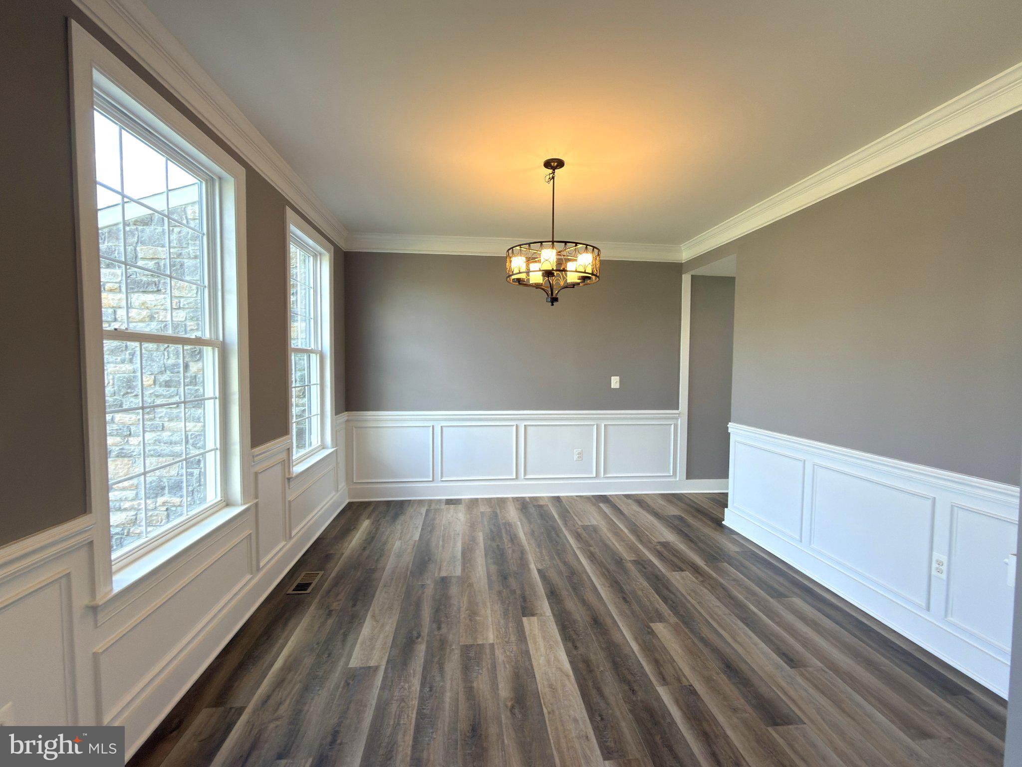8 Ramsdell Court Round Hill, VA 20141 - Photo 5 of 59 8 RAMSDELL CT Dining Room