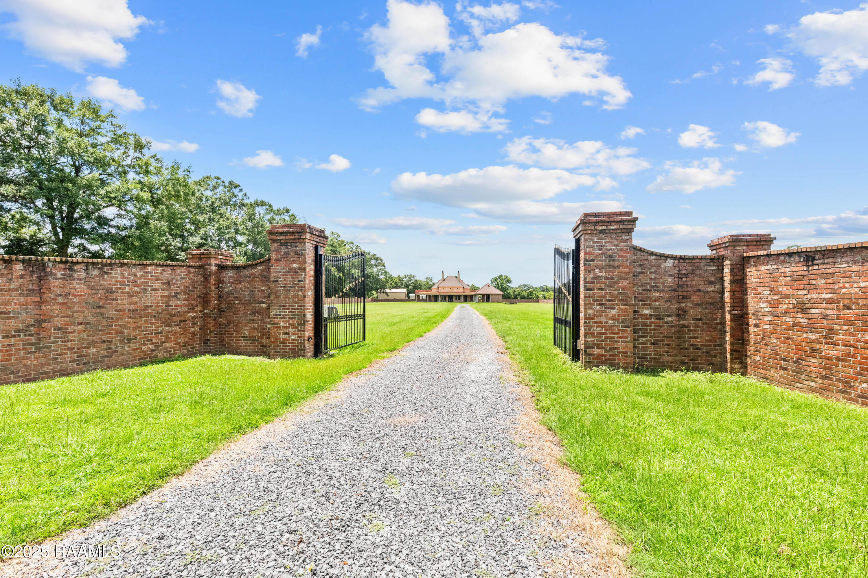 1042 Fontelieu Rd Street St. Martinville, LA 70582 - Photo 3 of 32 Gate Entrance