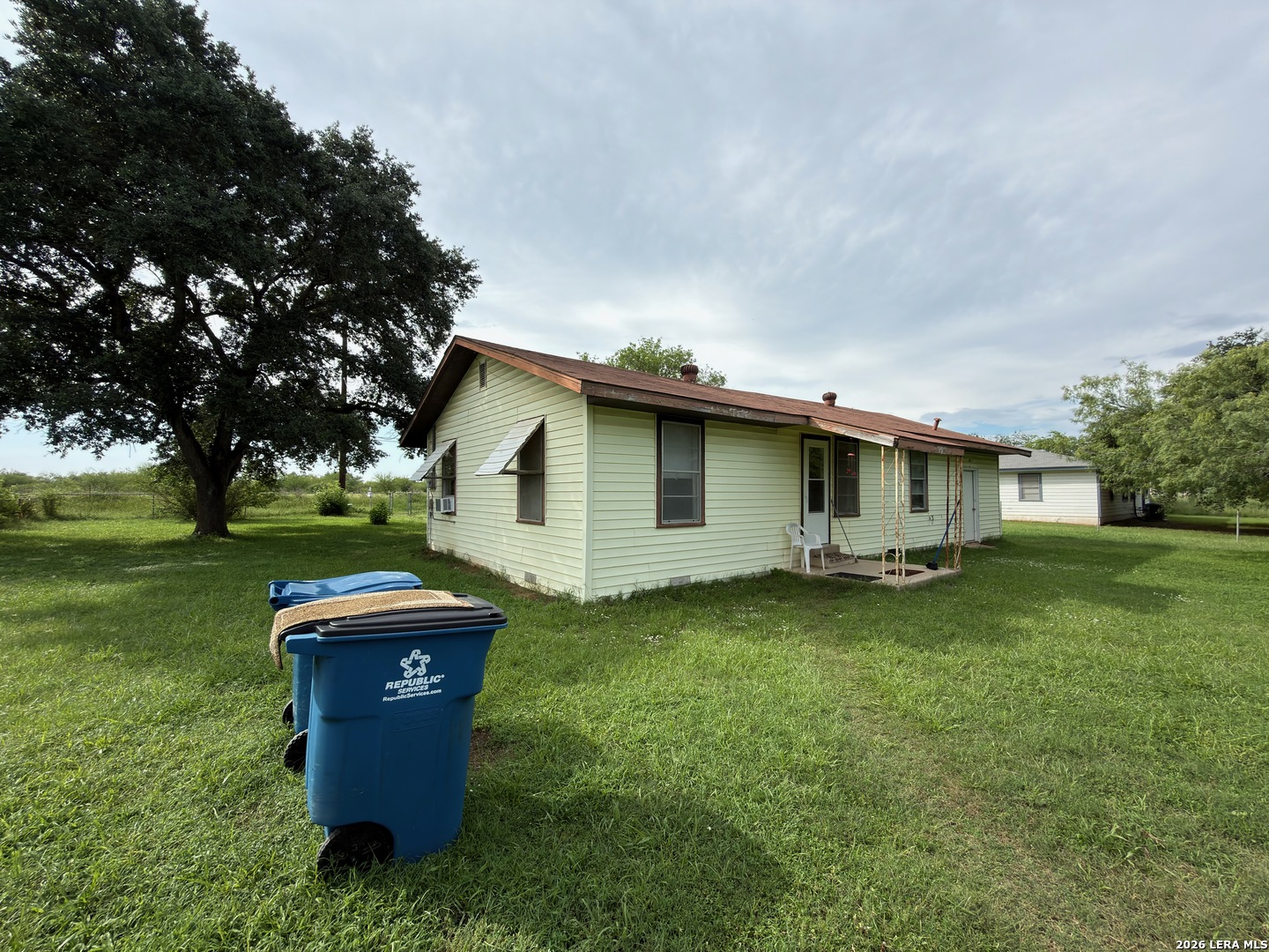 1920 Sutherland Springs Road Floresville, TX 78114 - Photo 9 of 18