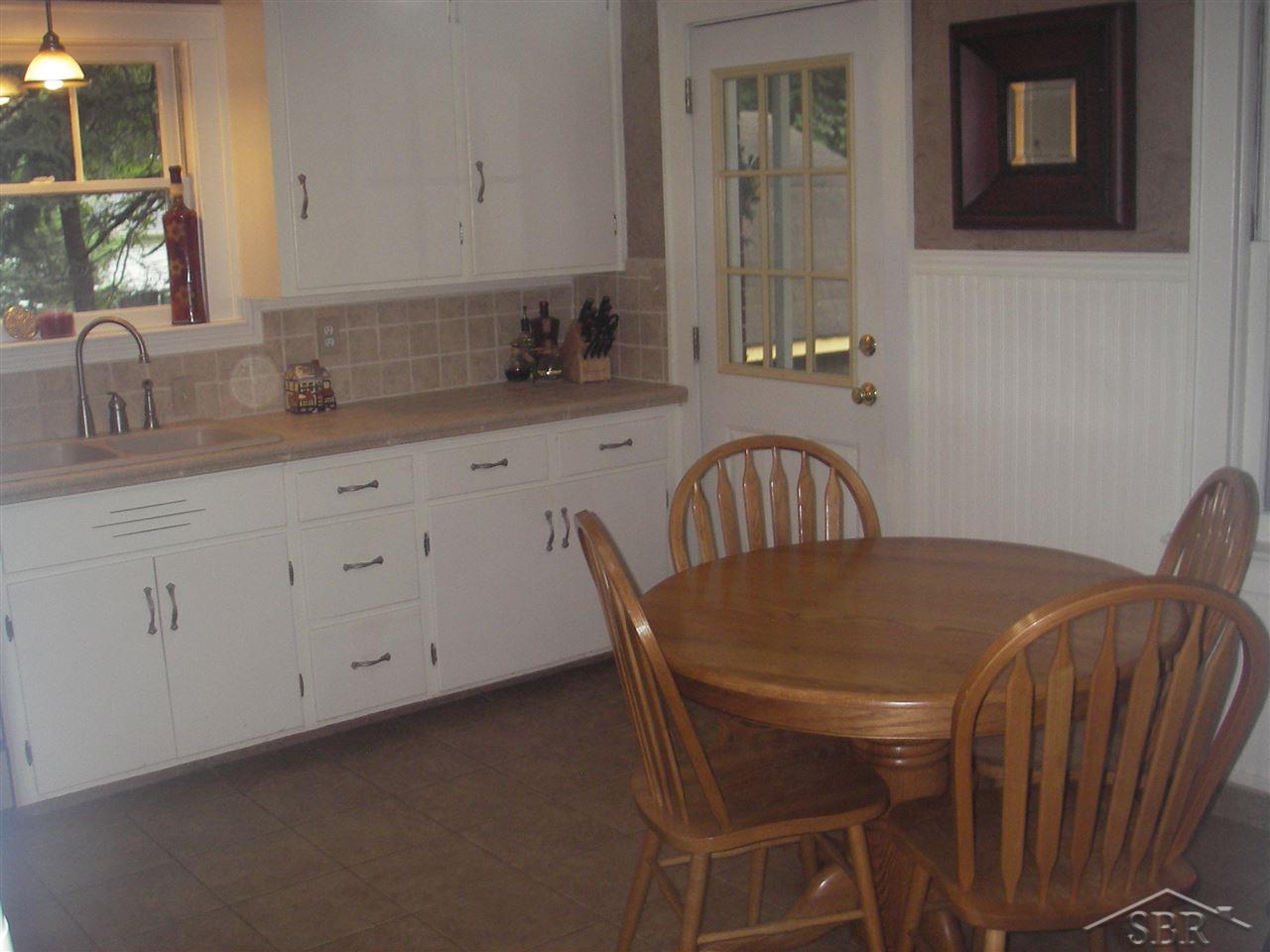 1565 Hemmeter Road Saginaw, MI 48638 - Photo 18 of 42 31286120-17.JPG