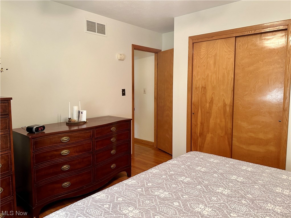 860 McAllister Road Akron, OH 44312 - Photo 10 of 28 master bedroom