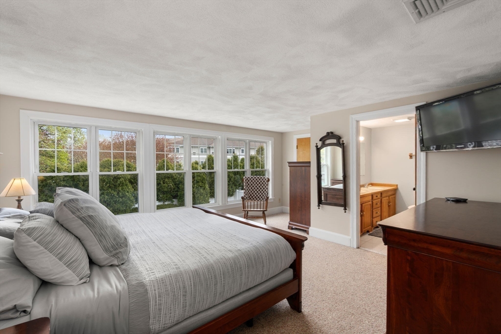 15 Walton Street Wakefield, MA 01880 - Photo 23 of 39