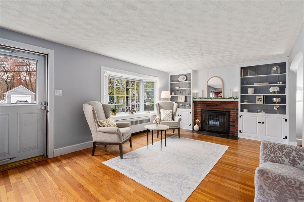 15 Walton Street Wakefield, MA 01880 - Photo 6 of 39