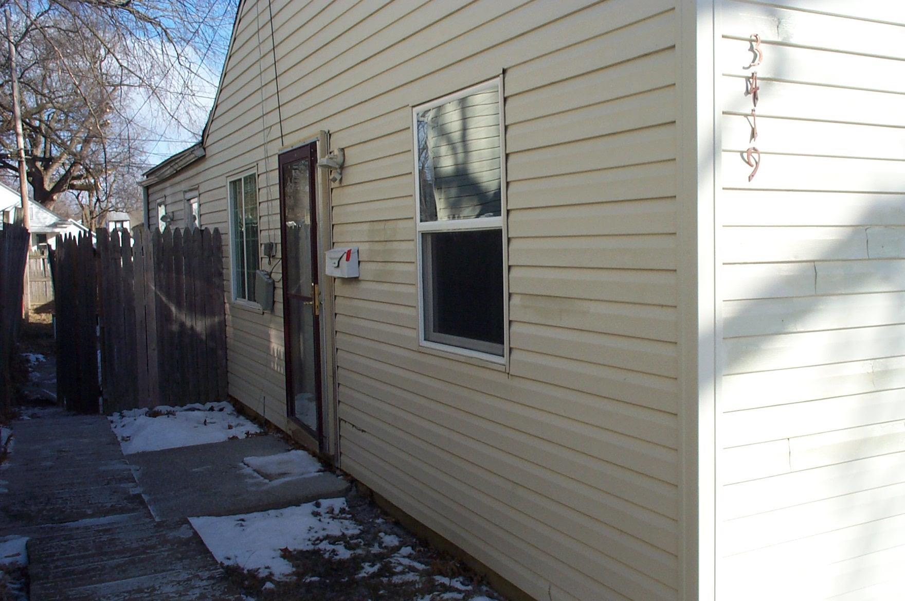 3419 Robinwood Drive Fort Wayne, IN 46806 - Photo 3 of 21