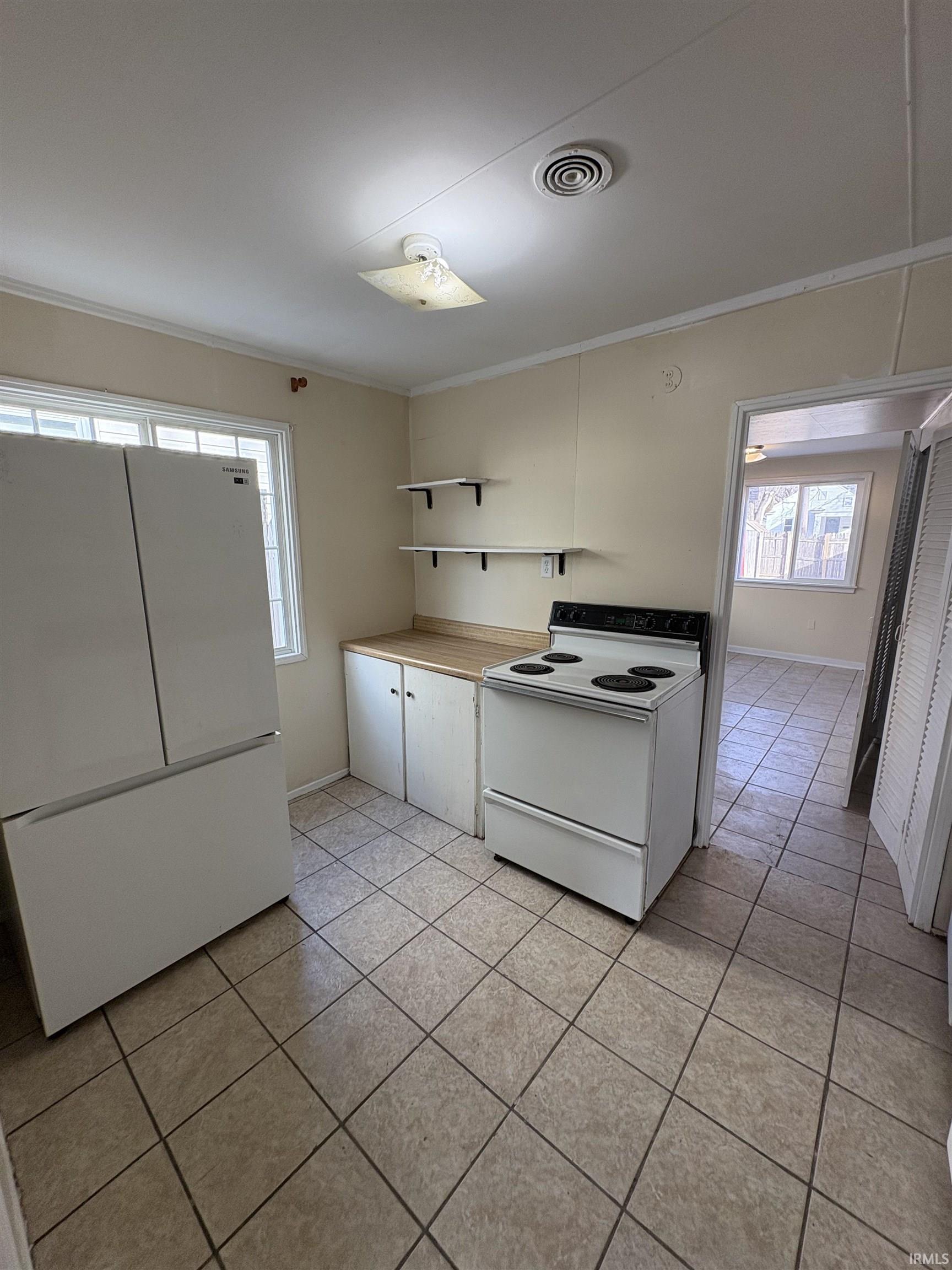 3419 Robinwood Drive Fort Wayne, IN 46806 - Photo 9 of 21