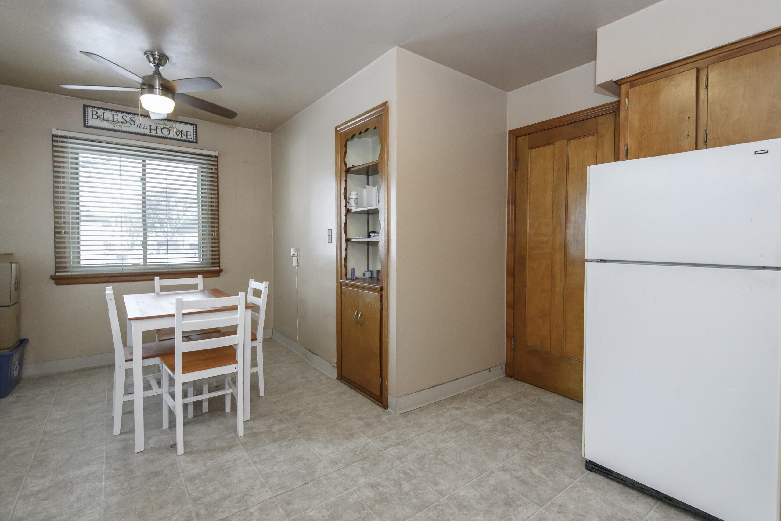 4460 North 42nd Street Milwaukee, WI 53209 - Photo 11 of 25 Kitchen