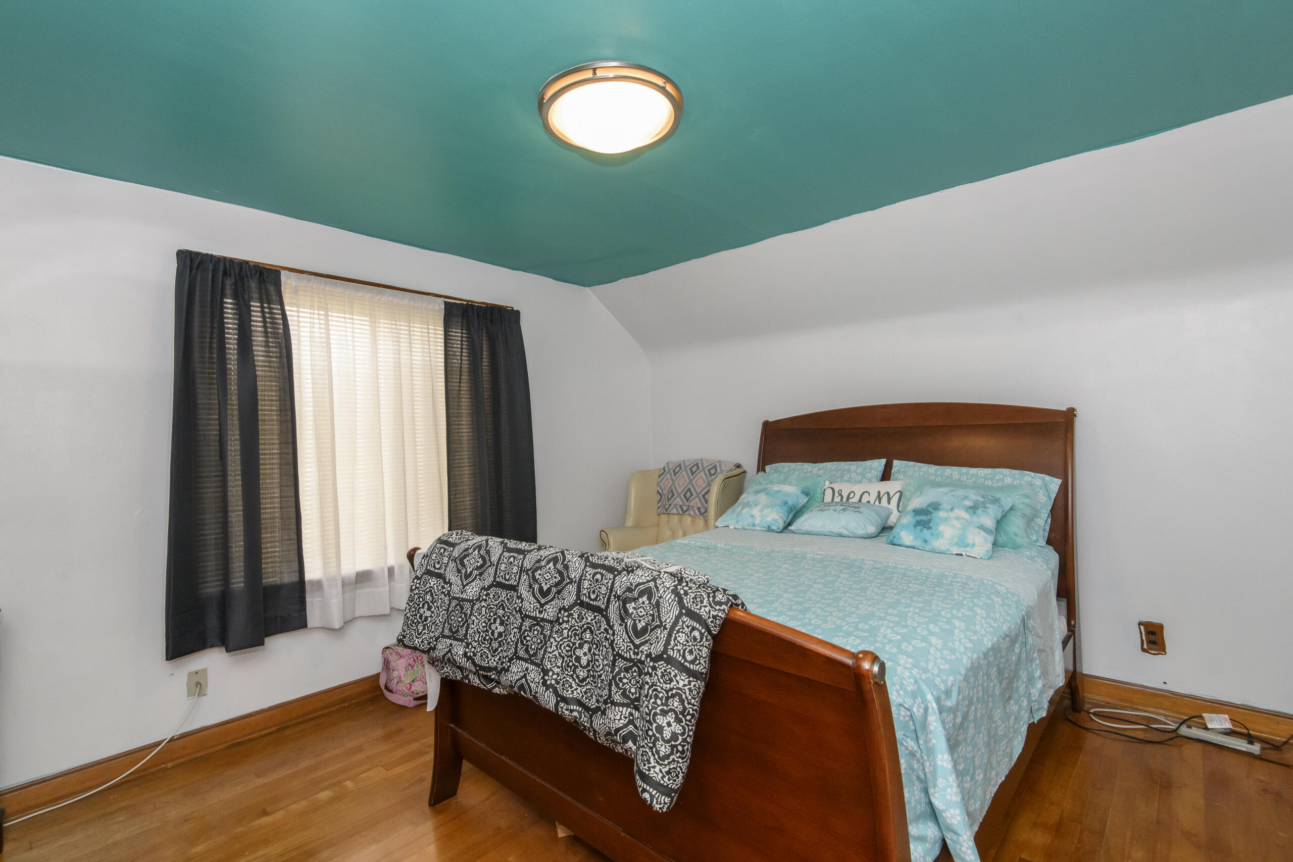 4460 North 42nd Street Milwaukee, WI 53209 - Photo 17 of 25 Bedroom