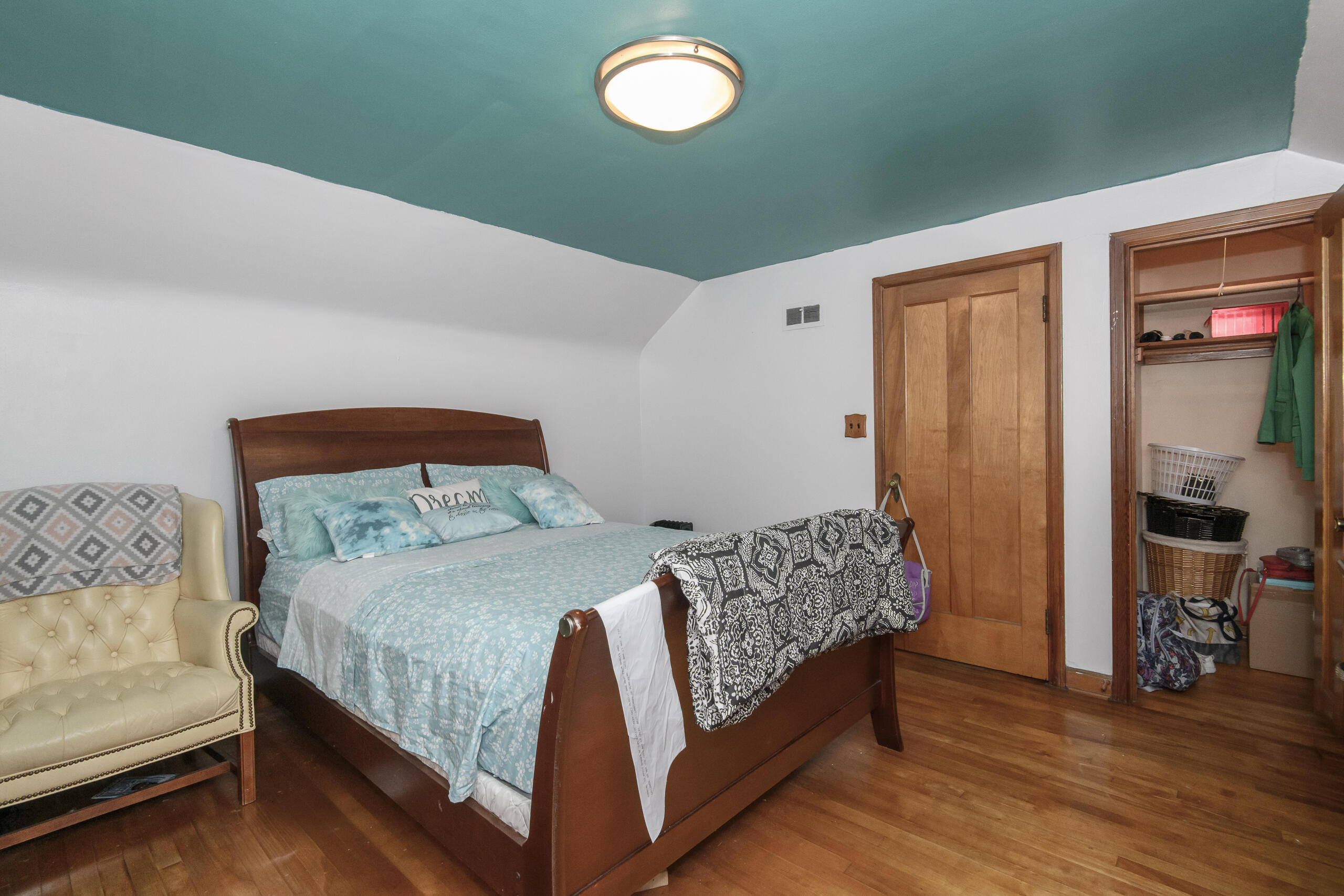 4460 North 42nd Street Milwaukee, WI 53209 - Photo 19 of 25 Bedroom