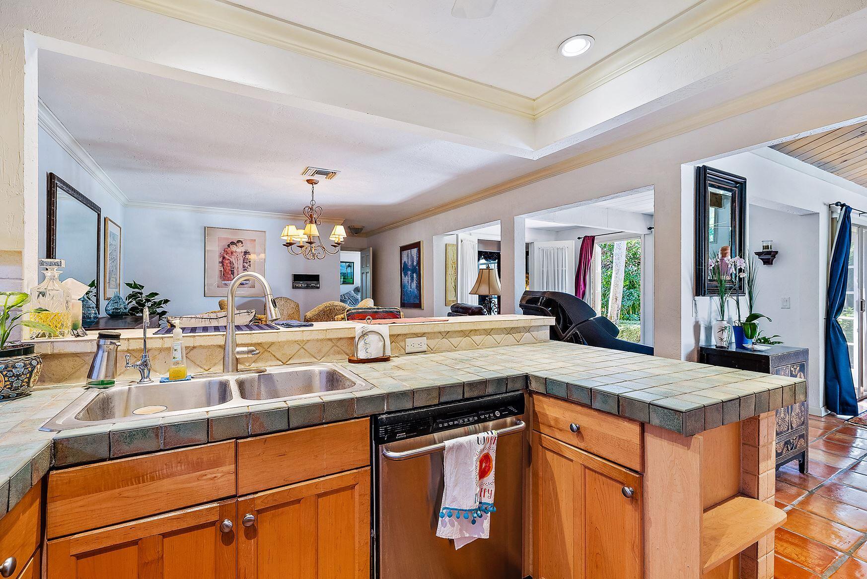 103 Amberjack Lane Jupiter, FL 33477 - Photo 11 of 38 103 Amberjack Ln-15-MLS2