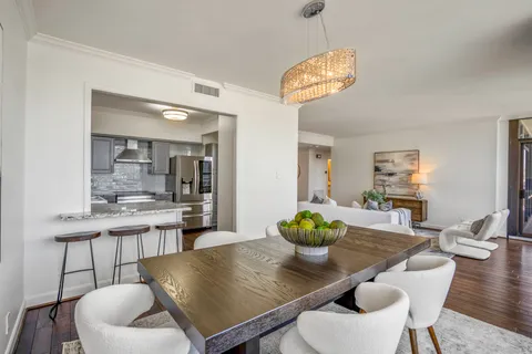 $375,000 | 15 Greenway Plaza, Unit 12D, Houston, TX 77046