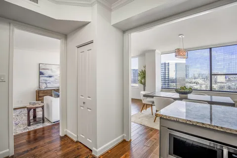 $375,000 | 15 Greenway Plaza, Unit 12D, Houston, TX 77046