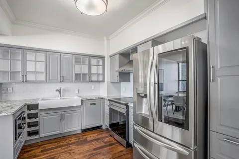 $375,000 | 15 Greenway Plaza, Unit 12D, Houston, TX 77046