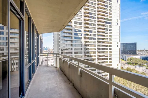 $375,000 | 15 Greenway Plaza, Unit 12D, Houston, TX 77046