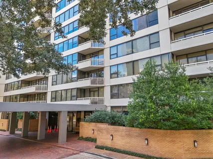 $375,000 | 15 Greenway Plaza, Unit 12D, Houston, TX 77046