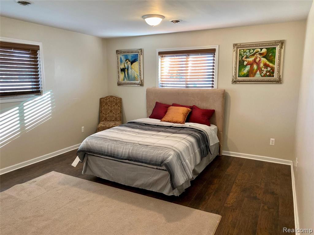 51811 Card Road Macomb, MI 48042 - Photo 15 of 25