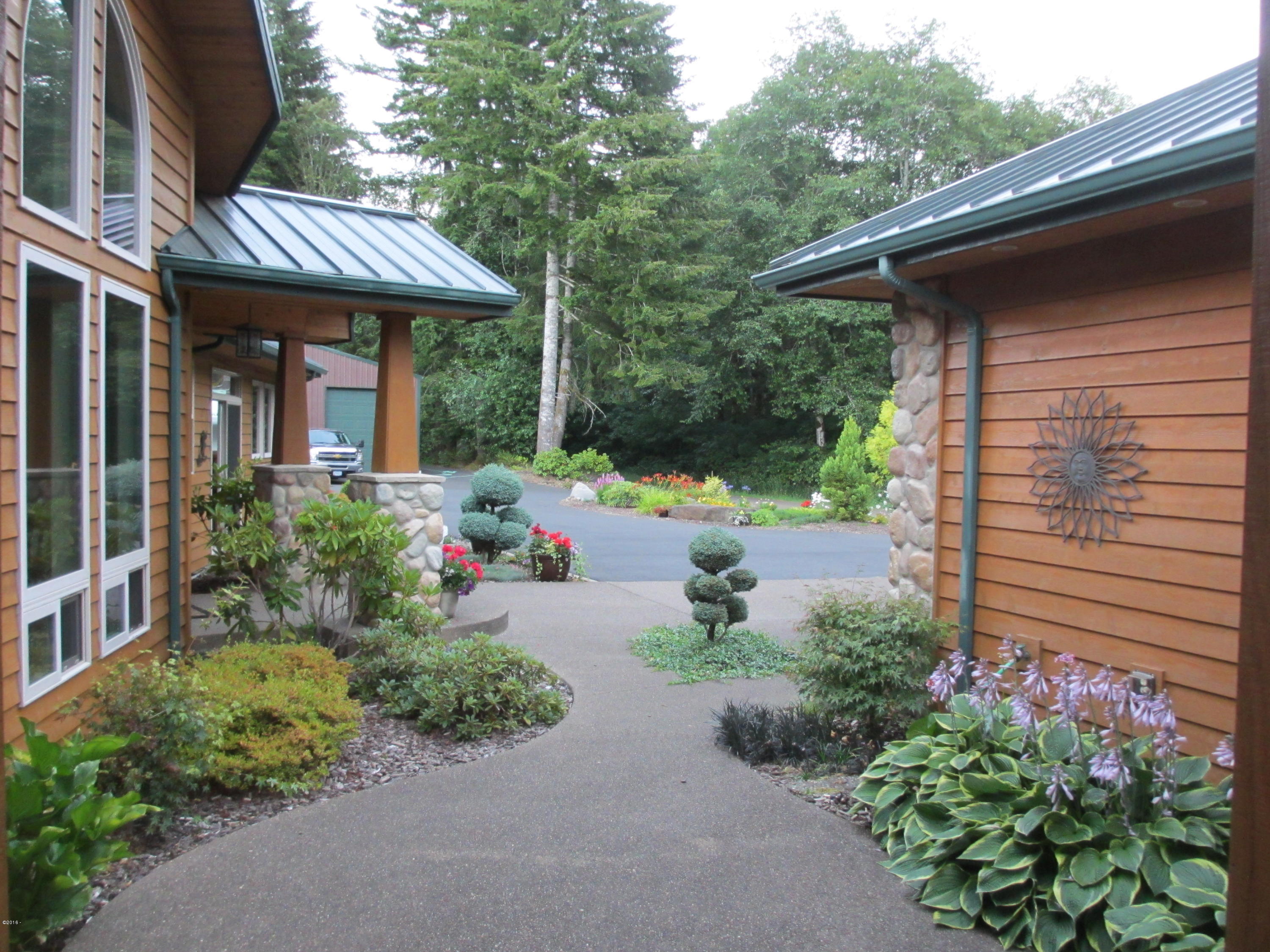 242 Hamer Road Siletz, OR 97380 - Photo 3 of 12 Breezeway