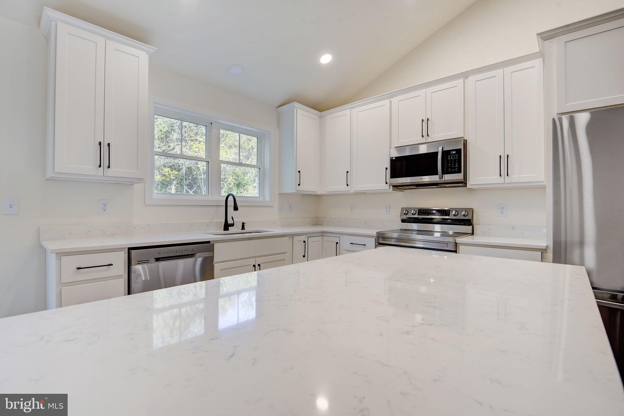 8160 Hog Neck Road Pasadena, MD 21122 - Photo 14 of 43 Gallery Image 14