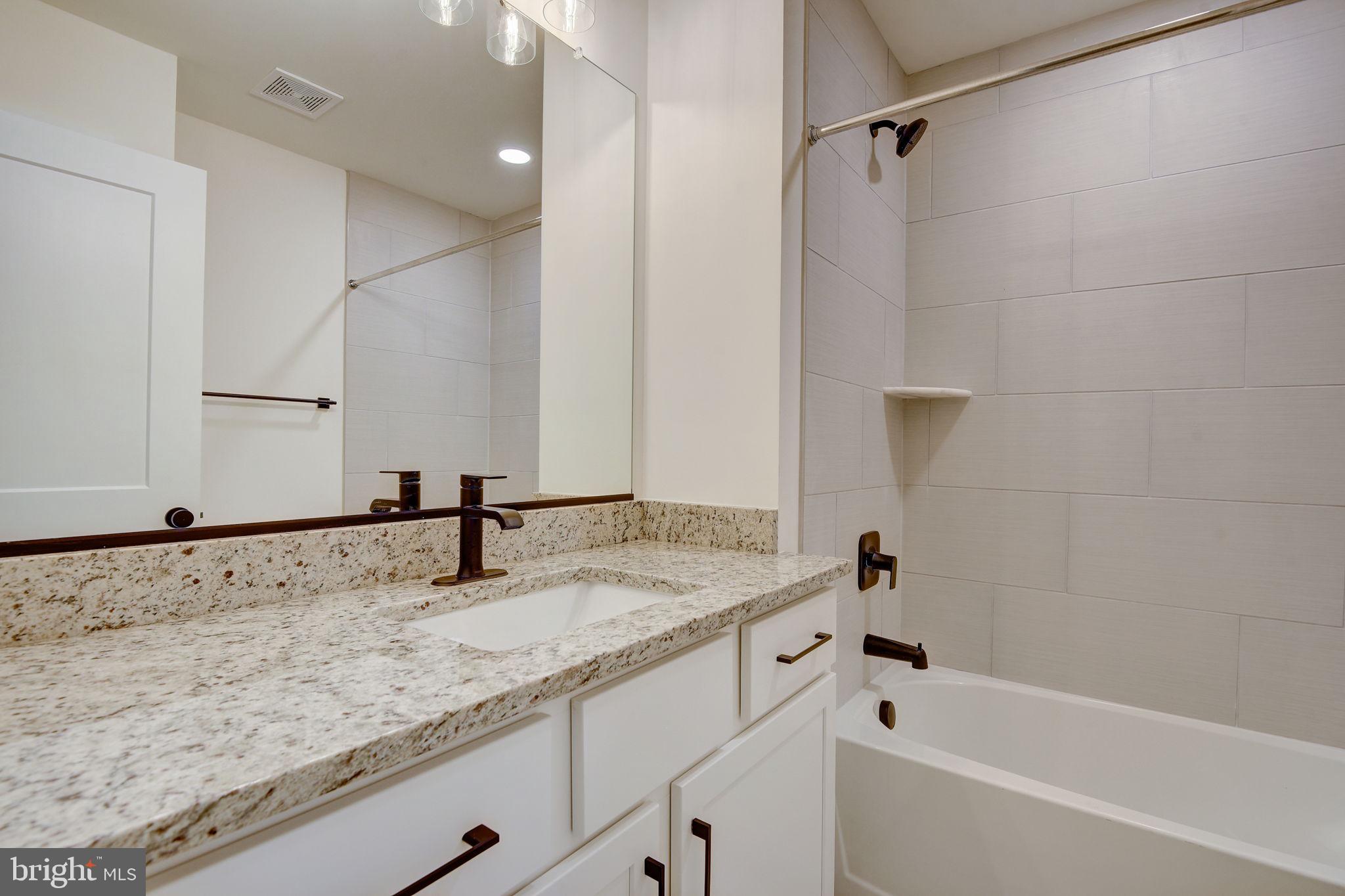 8160 Hog Neck Road Pasadena, MD 21122 - Photo 17 of 43 Gallery Image 17