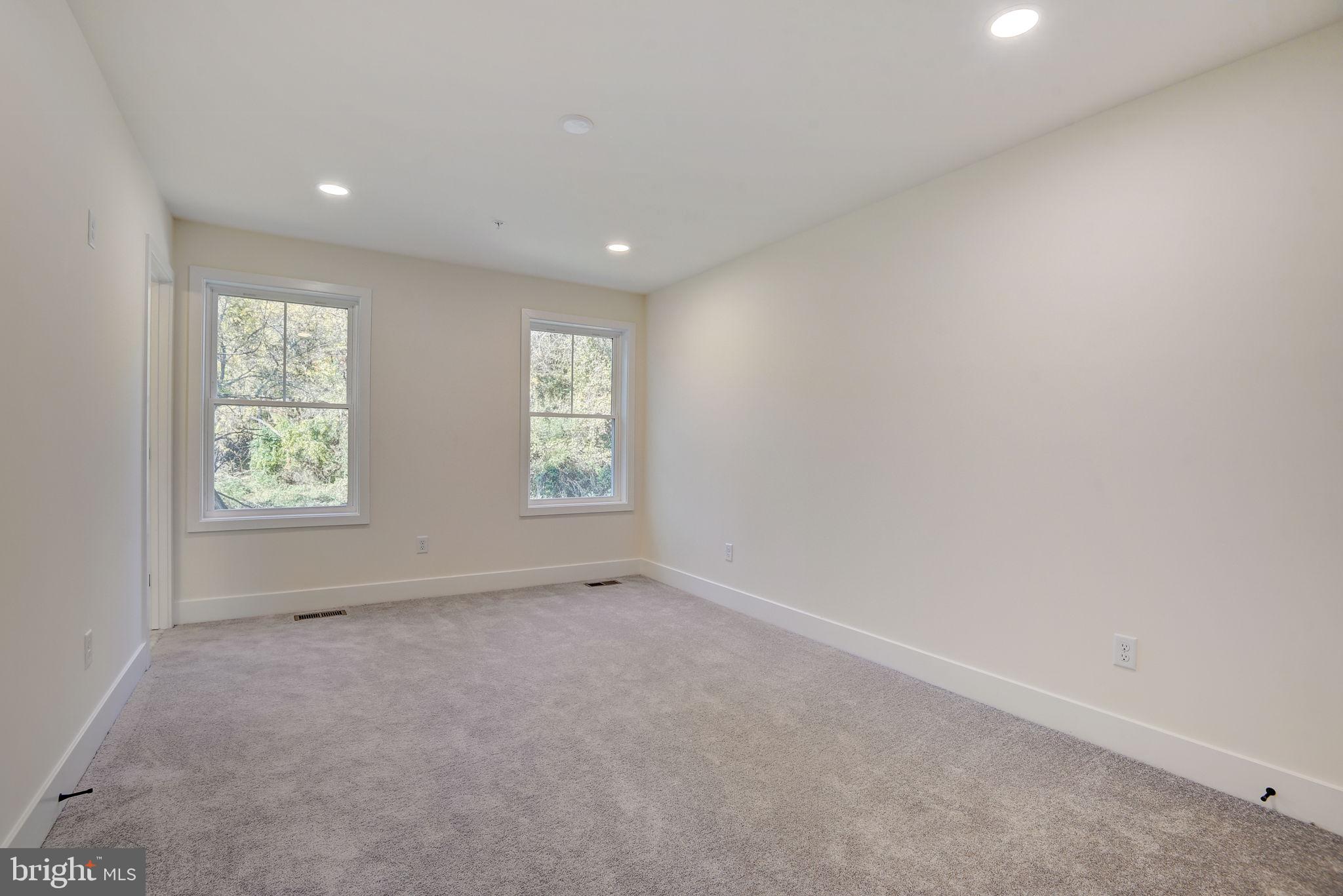 8160 Hog Neck Road Pasadena, MD 21122 - Photo 18 of 43 Gallery Image 18