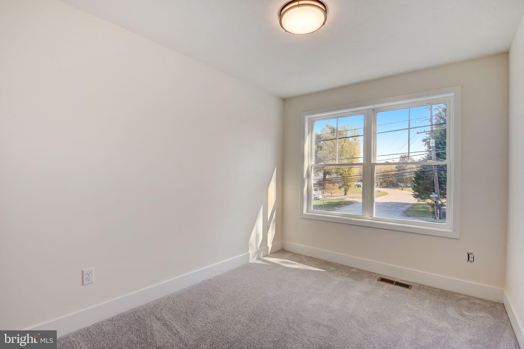 8160 Hog Neck Road Pasadena, MD 21122 - Photo 22 of 43 Gallery Image 22