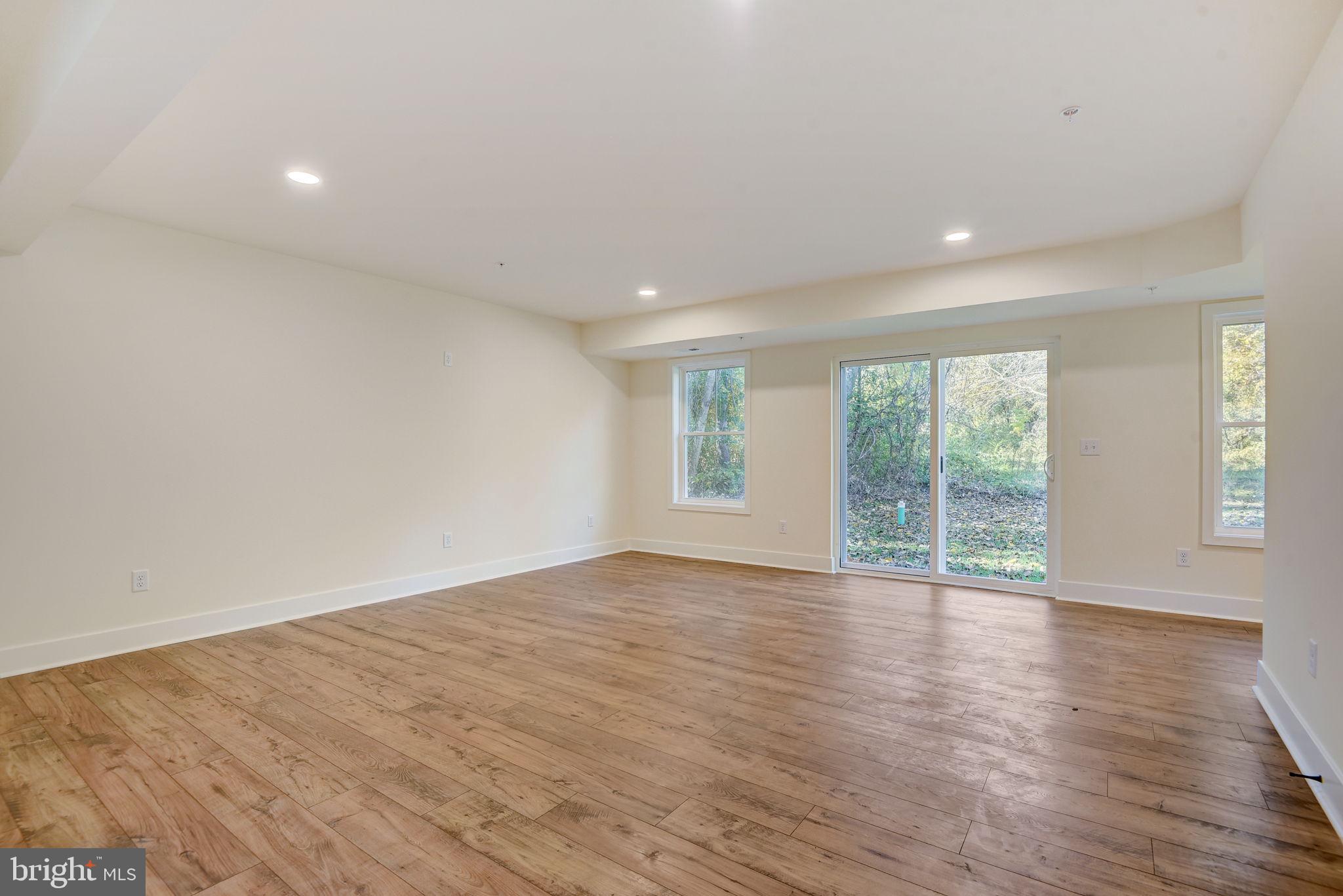 8160 Hog Neck Road Pasadena, MD 21122 - Photo 26 of 43 Gallery Image 26