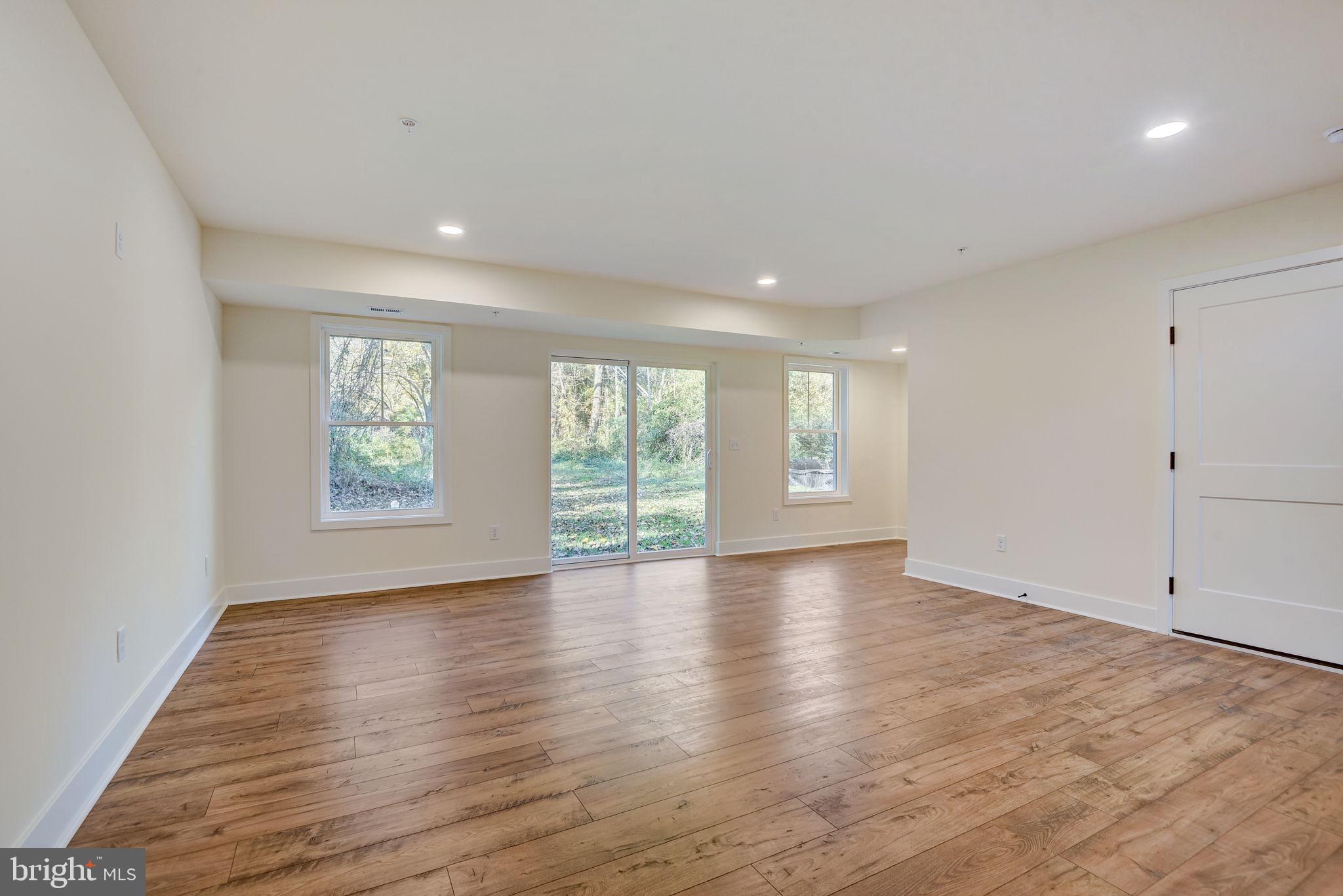 8160 Hog Neck Road Pasadena, MD 21122 - Photo 27 of 43 Gallery Image 27