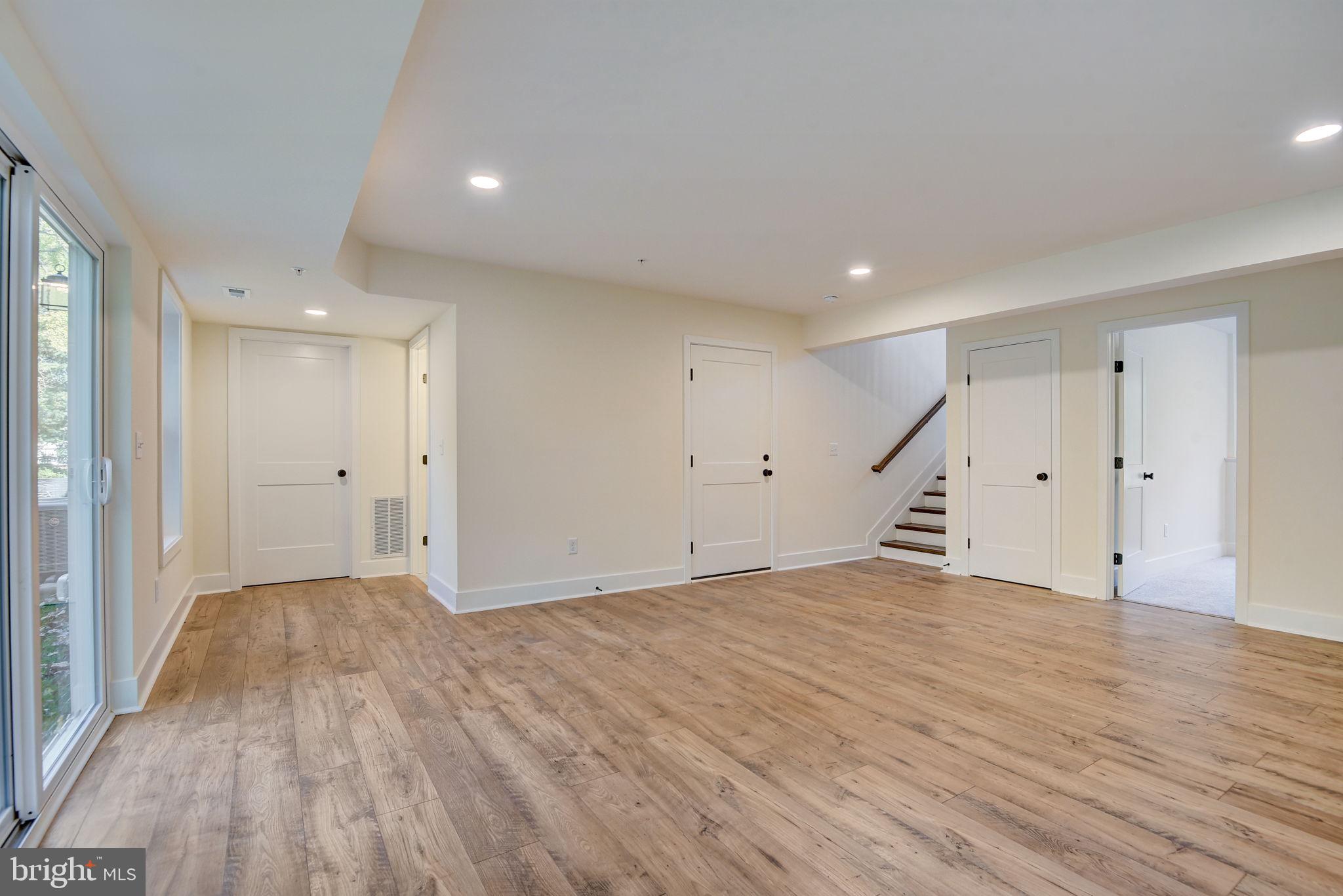 8160 Hog Neck Road Pasadena, MD 21122 - Photo 30 of 43 Gallery Image 30
