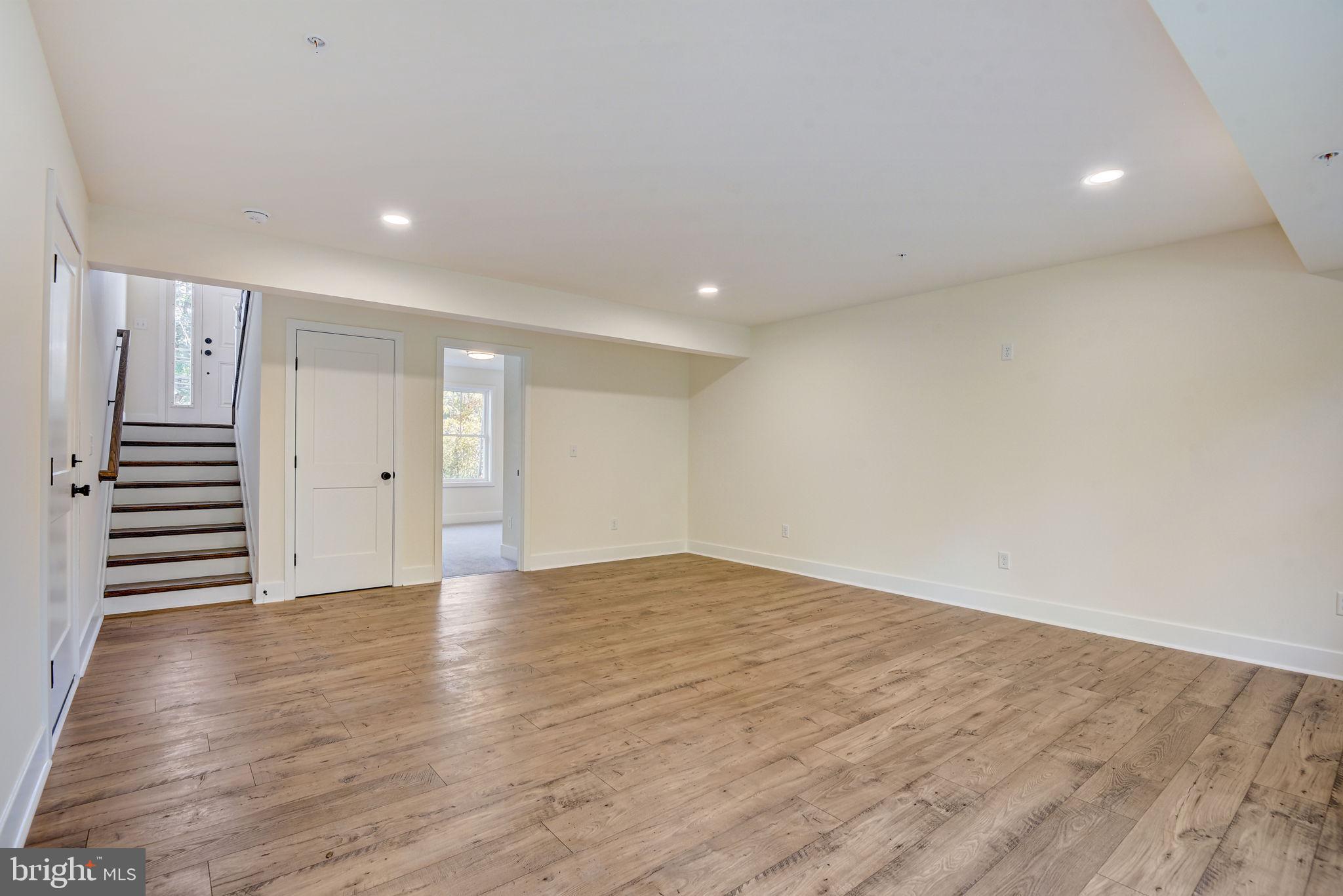 8160 Hog Neck Road Pasadena, MD 21122 - Photo 31 of 43 Gallery Image 31