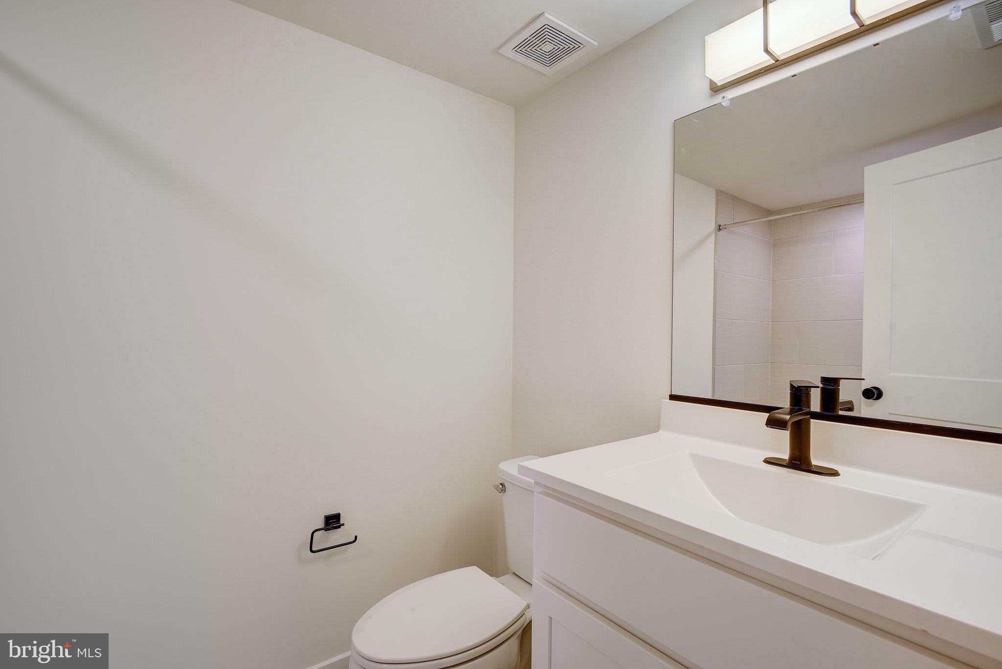8160 Hog Neck Road Pasadena, MD 21122 - Photo 32 of 43 Gallery Image 32