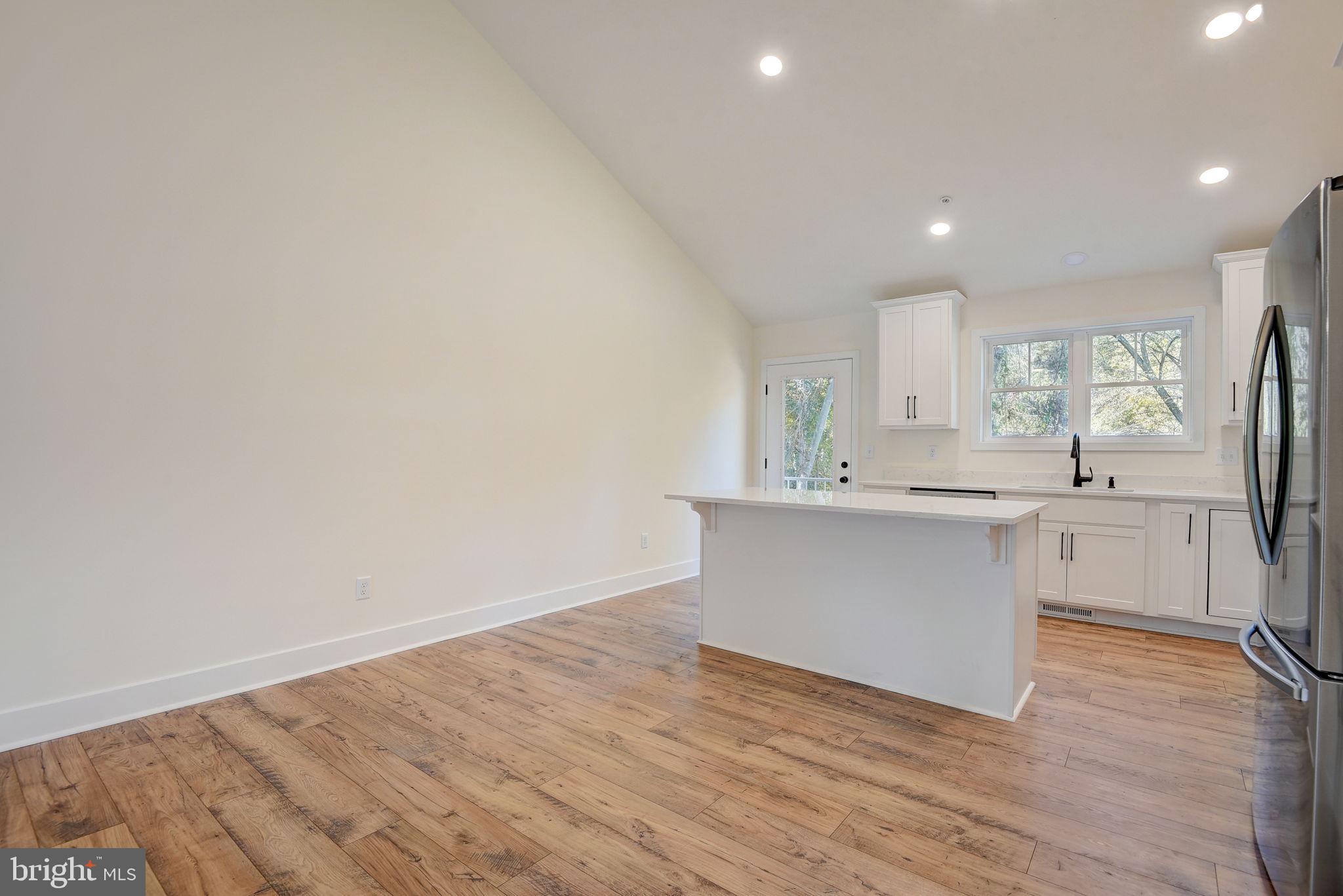 8160 Hog Neck Road Pasadena, MD 21122 - Photo 10 of 43 Gallery Image 10