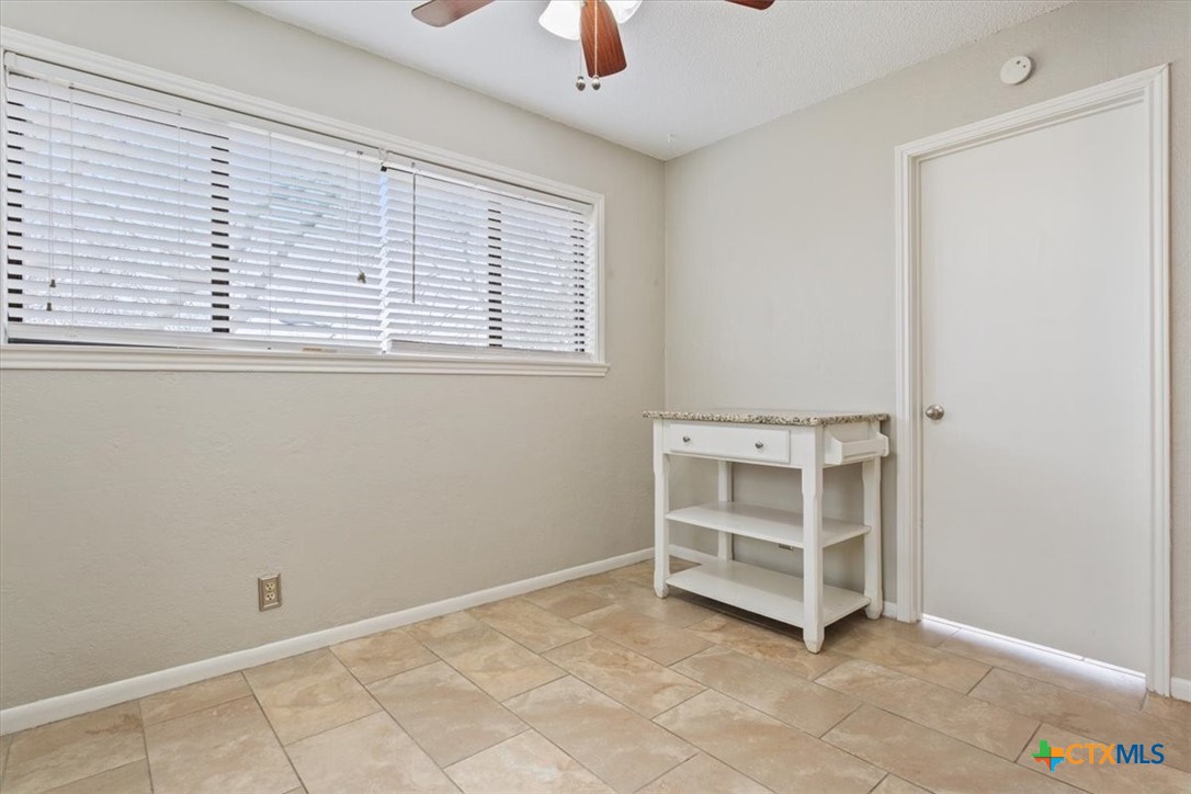 4005 Trailwood Drive Temple, TX 76502 - Photo 13 of 31 an empty room with windows