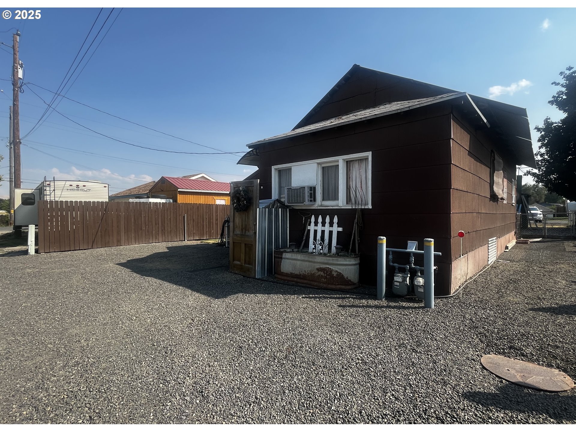 315 West Washington Street Athena, OR 97813 - Photo 8 of 25 a view of a house with a yard