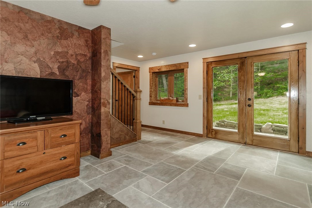 12151 Woodin Road Chardon, OH 44024 - Photo 12 of 31 Gallery Image 12
