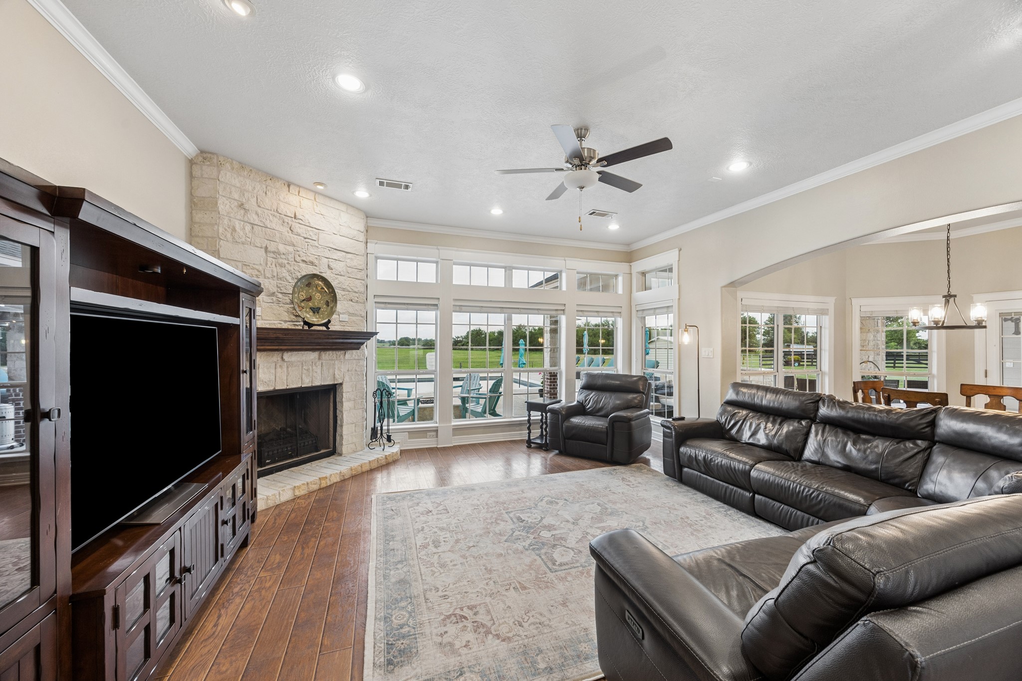 2258 Maler Road Sealy, TX 77474 - Photo 11 of 39