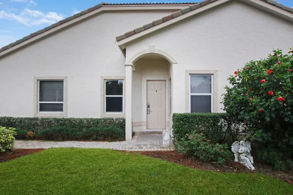 $2,700 | 8400 Mulligan Circle, Port St. Lucie, FL 34986