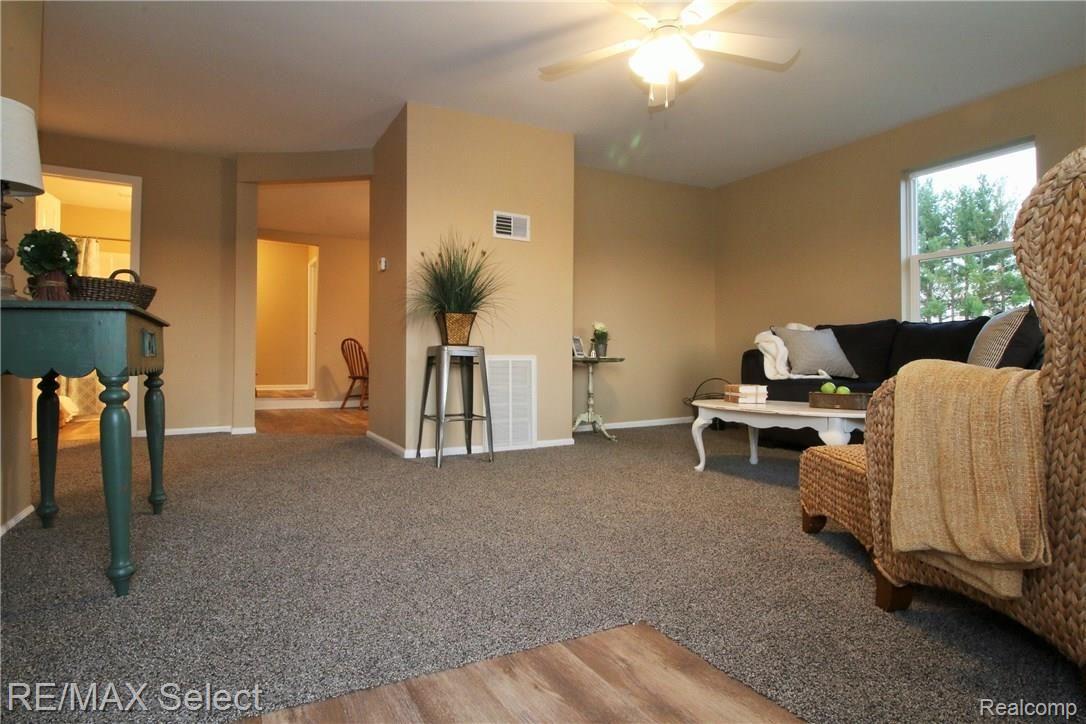 3305 South Vassar Road Davison, MI 48423 - Photo 6 of 18 IMG_9992 (2).JPG