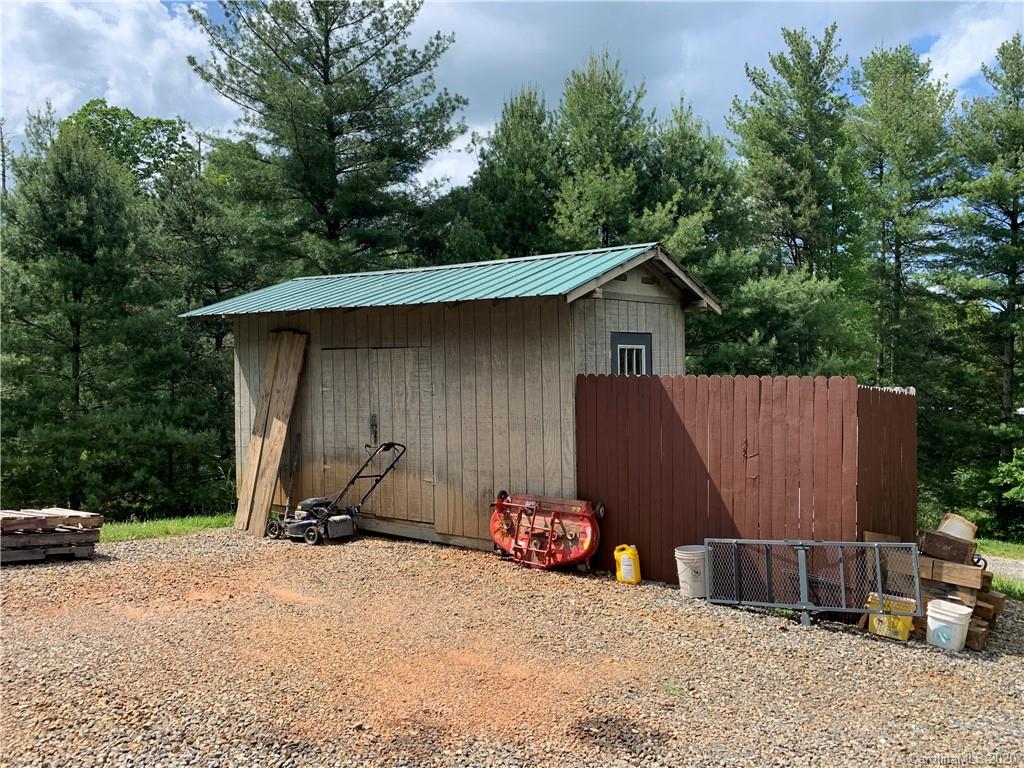 233 Martin Branch Road Leicester, NC 28748 - Photo 3 of 14 Gallery Image 3