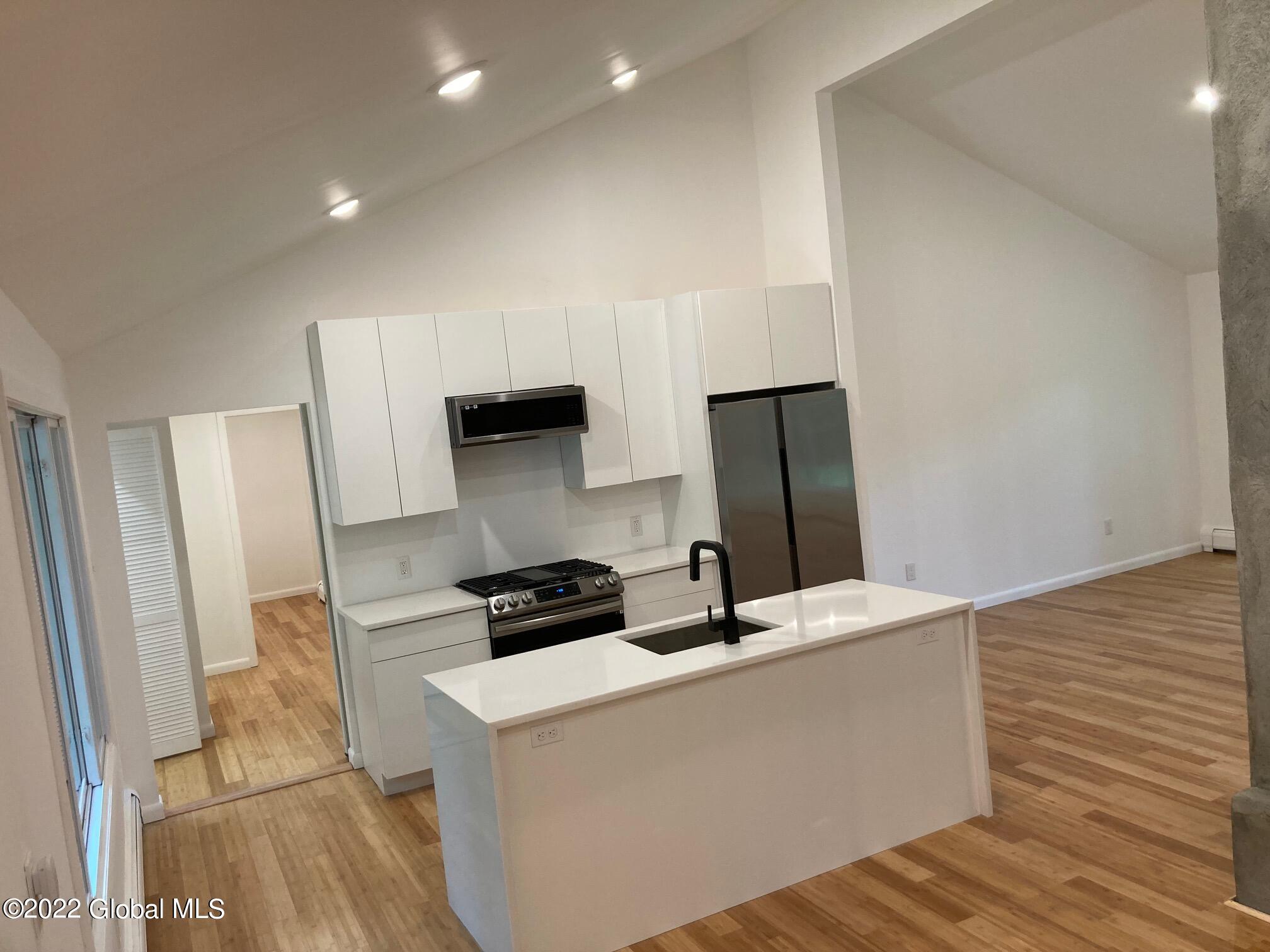 9 Pineview Lane Halfmoon, NY 12065 - Photo 11 of 59 IMG_4296