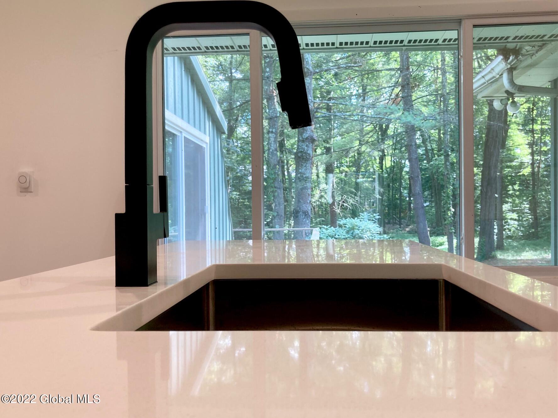 9 Pineview Lane Halfmoon, NY 12065 - Photo 18 of 59 kitchen