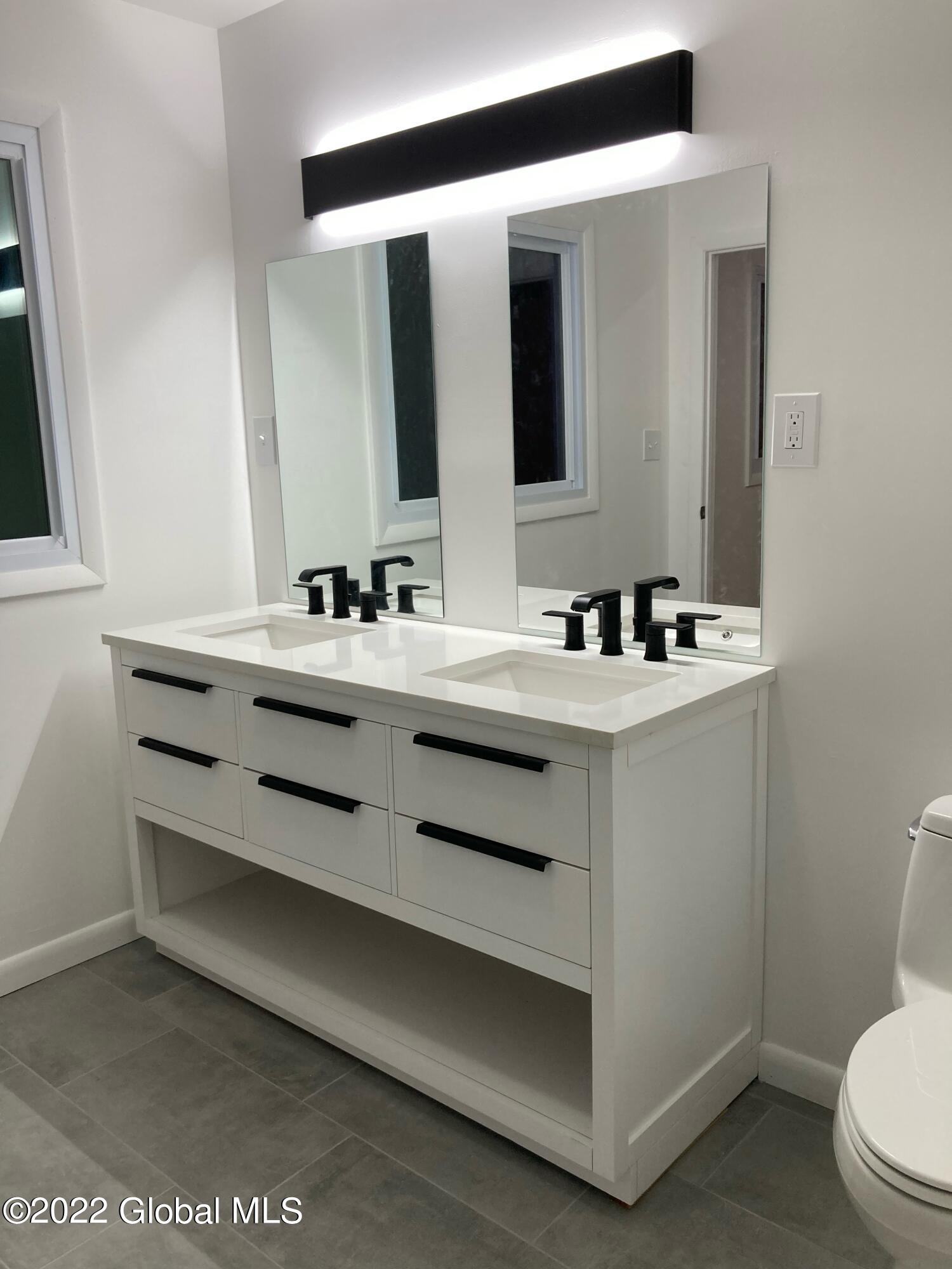 9 Pineview Lane Halfmoon, NY 12065 - Photo 37 of 59 image2