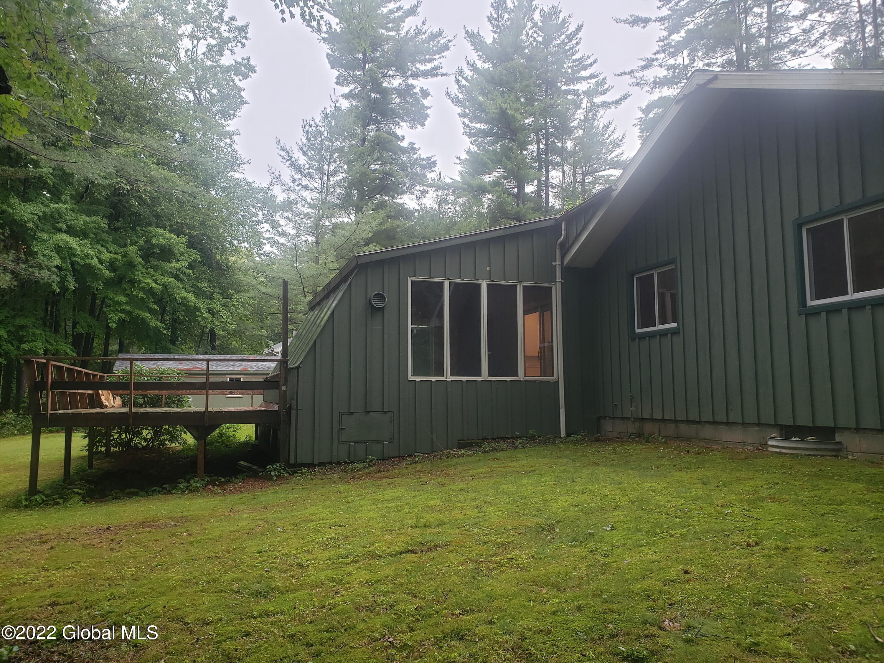 9 Pineview Lane Halfmoon, NY 12065 - Photo 8 of 59 back deck