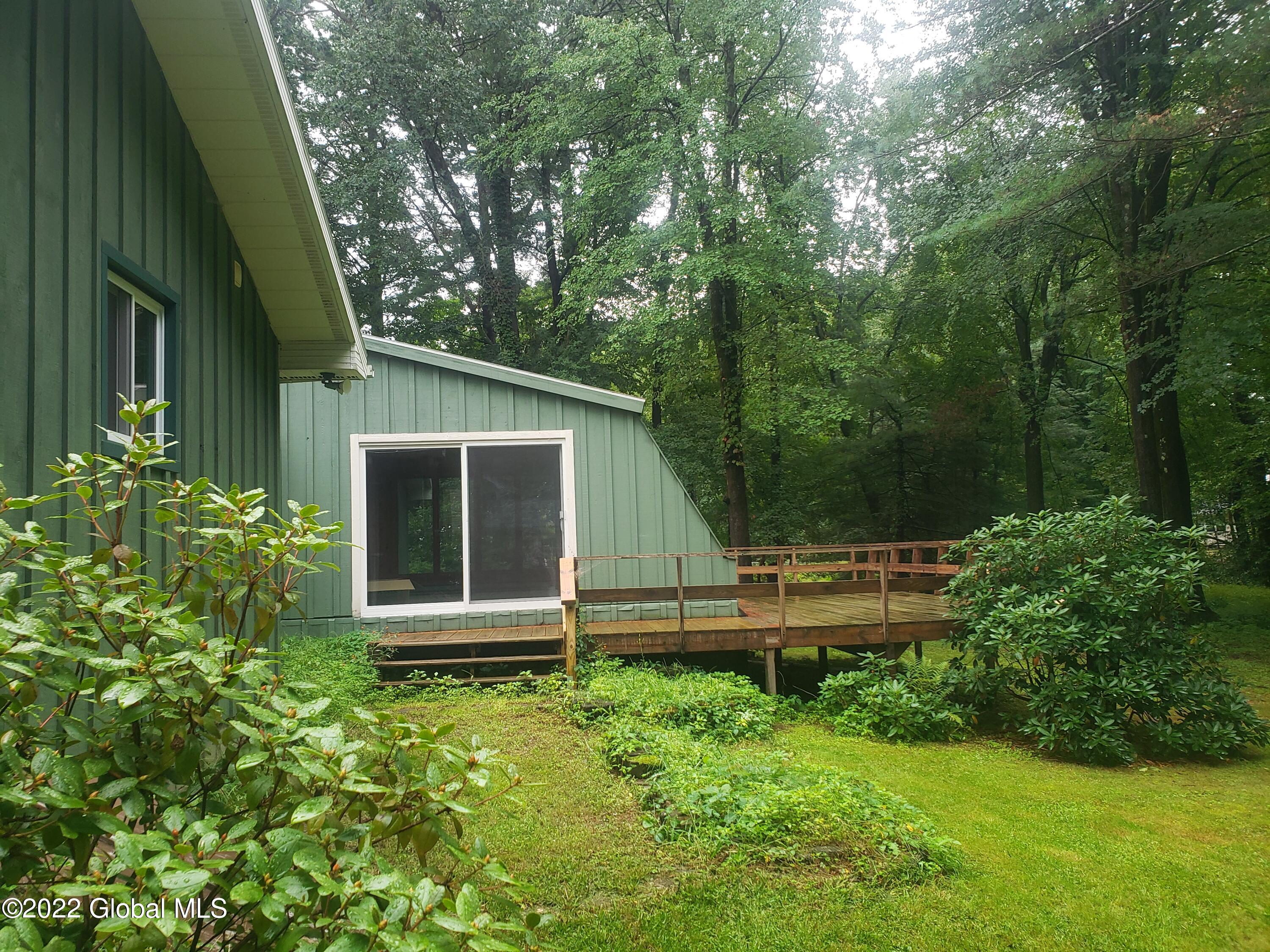 9 Pineview Lane Halfmoon, NY 12065 - Photo 9 of 59 side and back deck