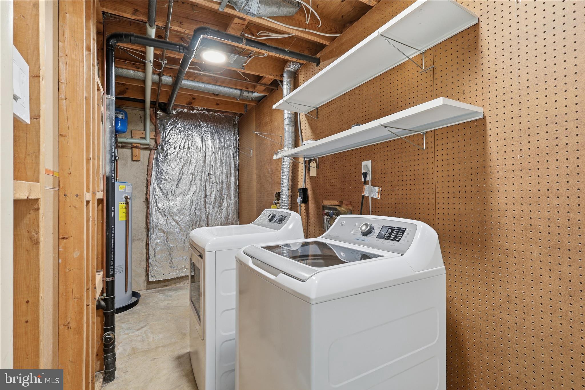 307 Brethour Court Sterling, VA 20164 - Photo 25 of 43 a utility room with dryer and washer