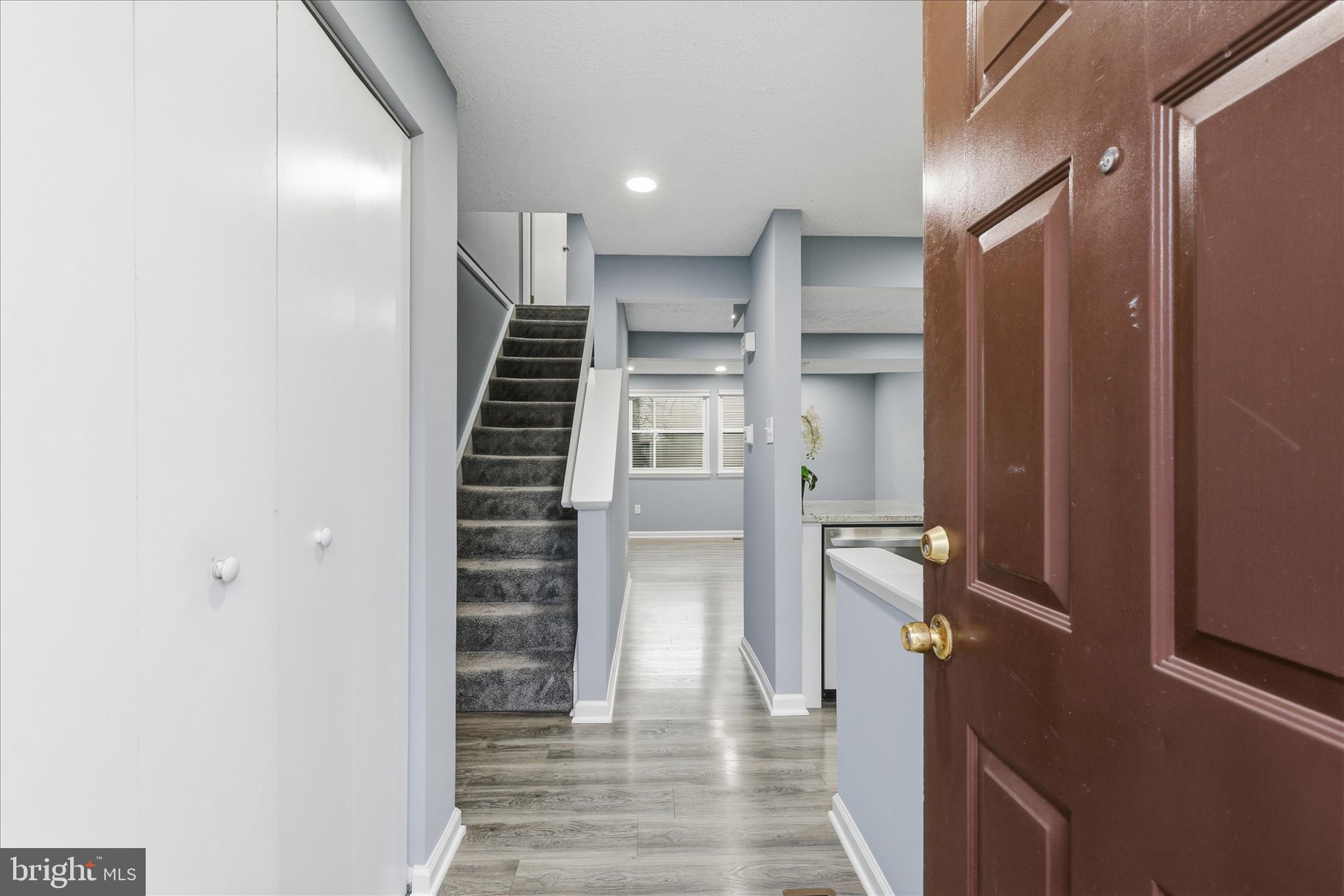 307 Brethour Court Sterling, VA 20164 - Photo 5 of 43