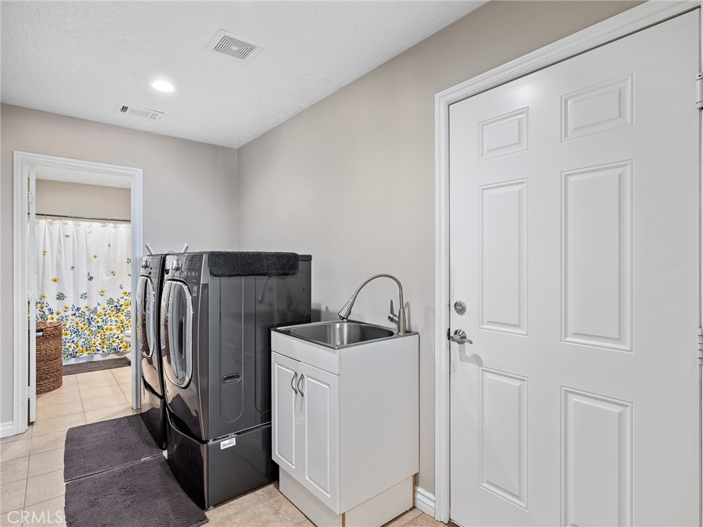 13850 Night Shade Road Apple Valley, CA 92307 - Photo 34 of 75