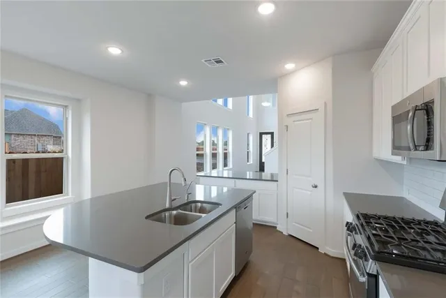 $2,245 | 205 Rosebush Drive, Liberty Hill, TX 78642