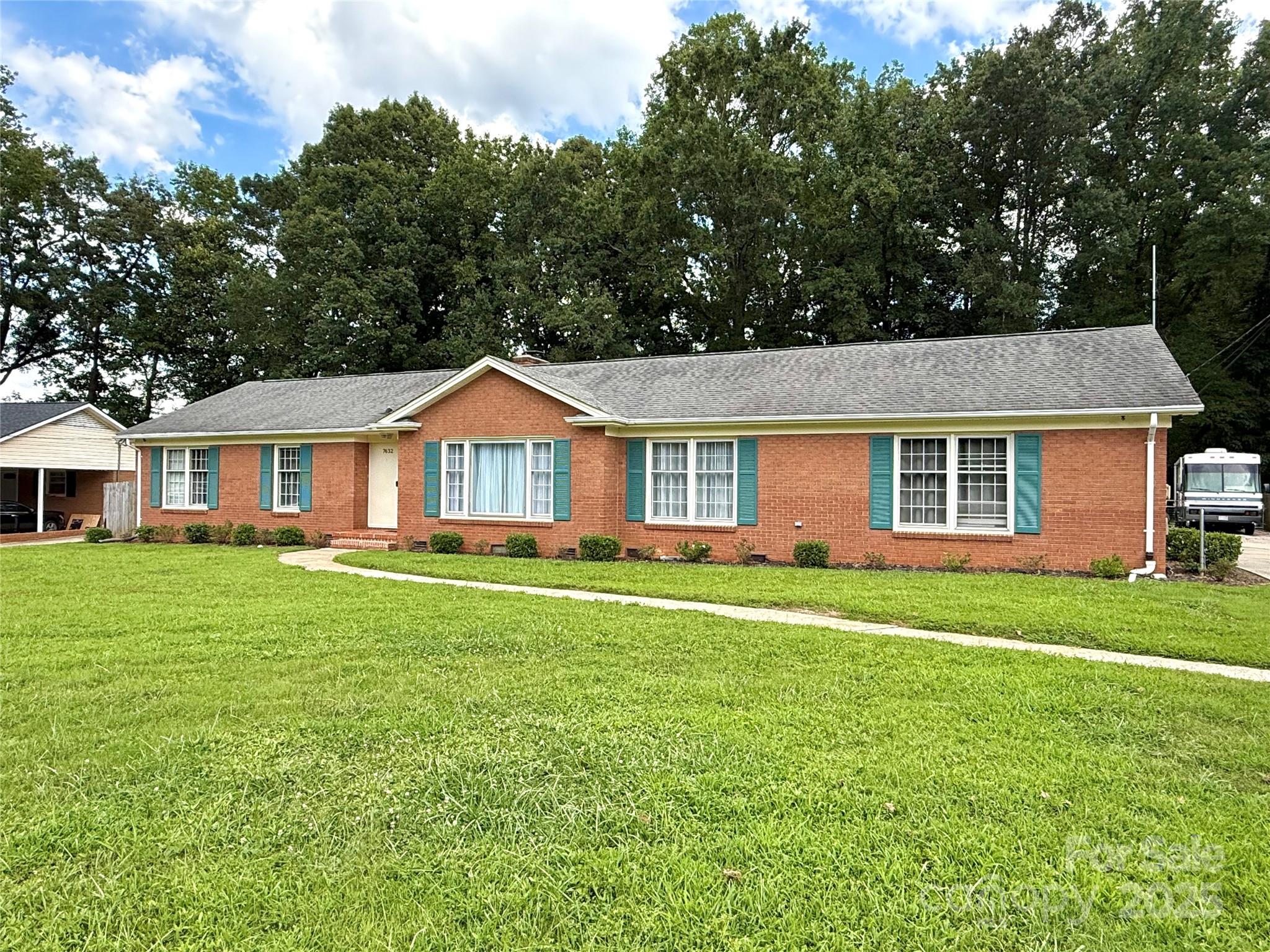 7632 Rolling Hill Road Charlotte, NC 28227 - Photo 2 of 48